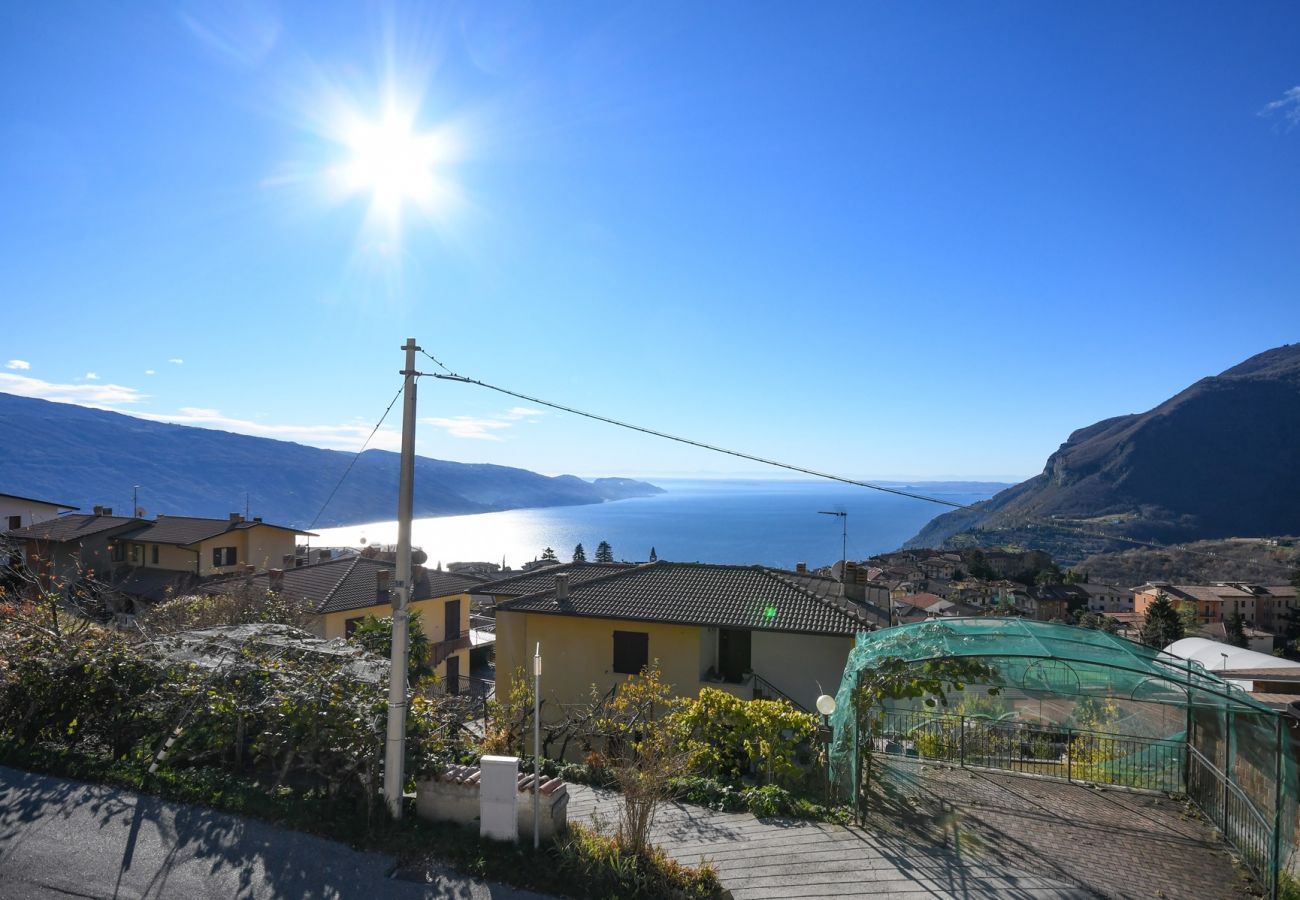 Ferienwohnung in Tignale - Conte, mit grossem Balkon und Seeblick