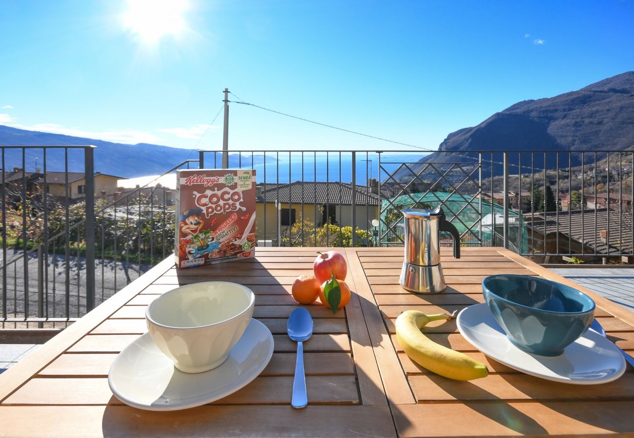 Ferienwohnung in Tignale - Conte, mit grossem Balkon und Seeblick