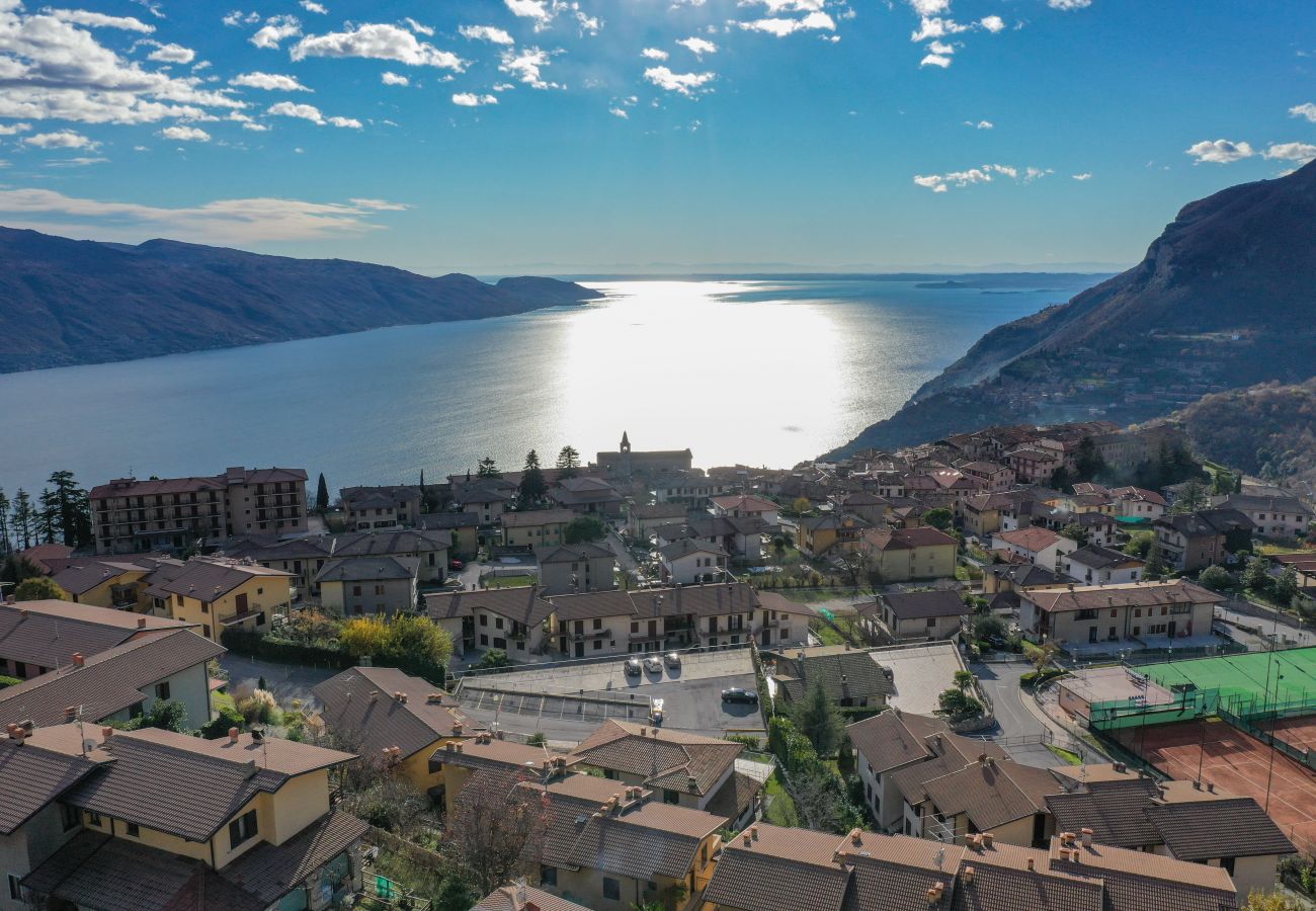 Ferienwohnung in Tignale - Conte, mit grossem Balkon und Seeblick