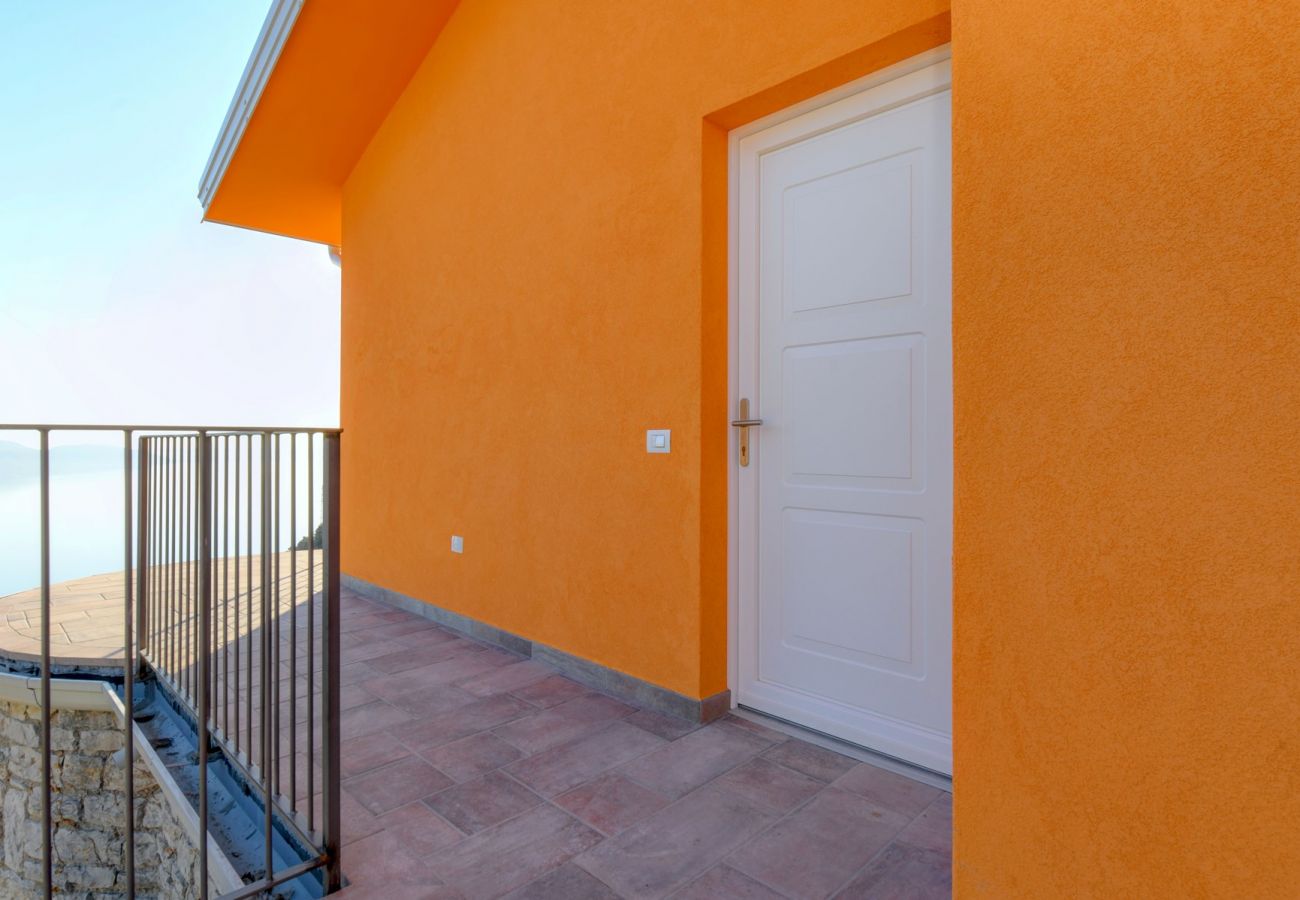 Ferienwohnung in Tignale - Orange House mit traumhaften Seeblick