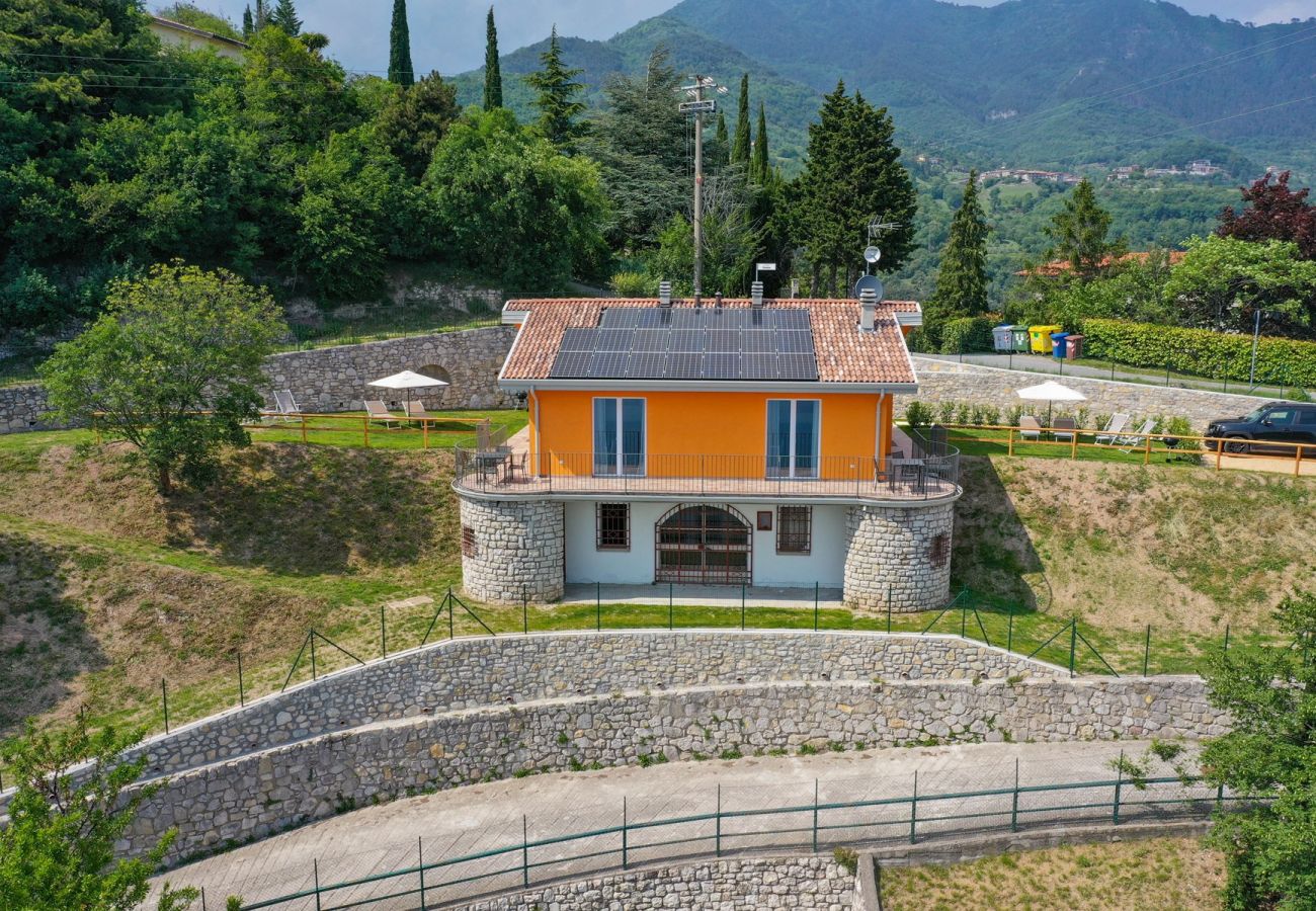 Ferienwohnung in Tignale - Orange House mit traumhaften Seeblick