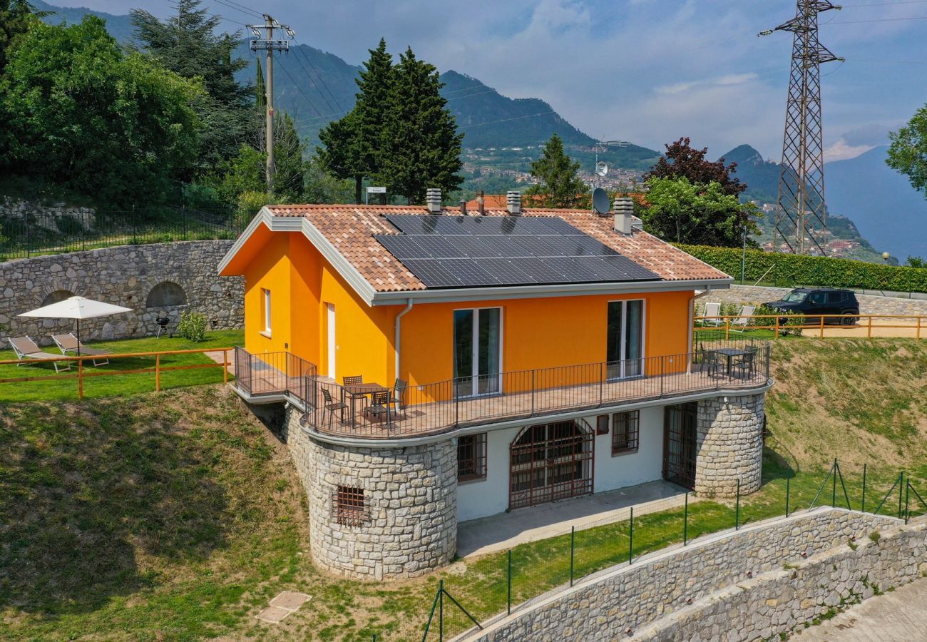 Ferienwohnung in Tignale - Orange House mit traumhaften Seeblick