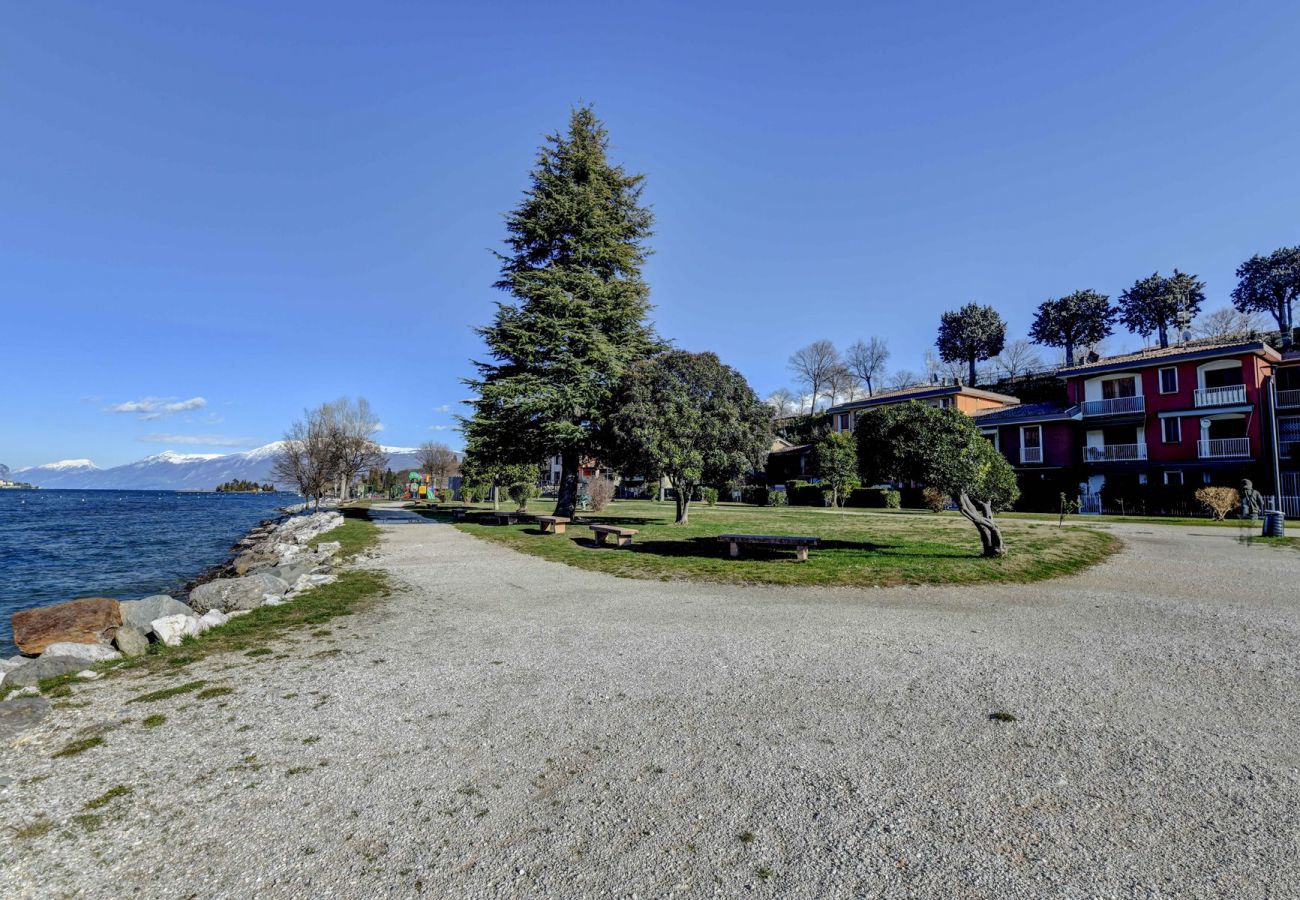 Ferienwohnung in Manerba del Garda - Lakefront Belvedere, direkt am Strand