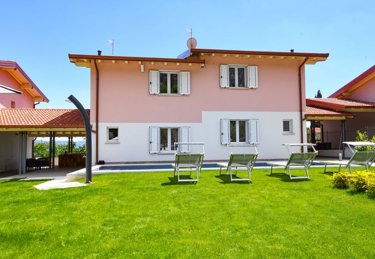 Villa in Toscolano-Maderno - Le Casette - Gargnà mit Pool und Seeblick