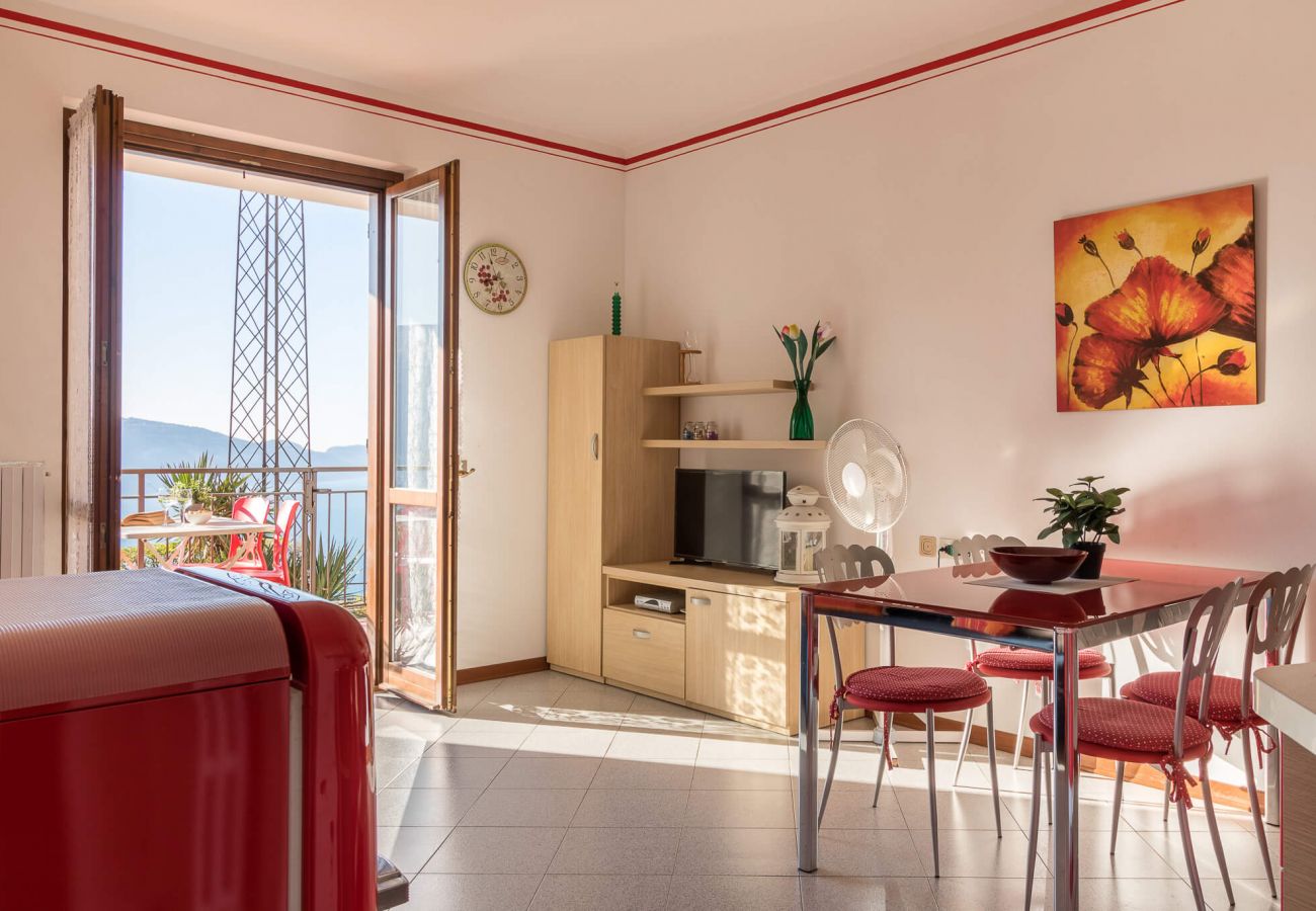 Ferienwohnung in Tignale - Appartamento Panorama Mit Balkon mit Seeblick