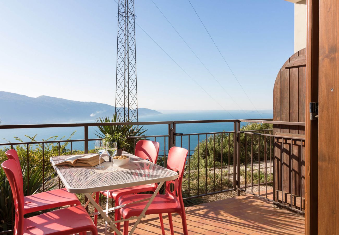 Ferienwohnung in Tignale - Appartamento Panorama Mit Balkon mit Seeblick