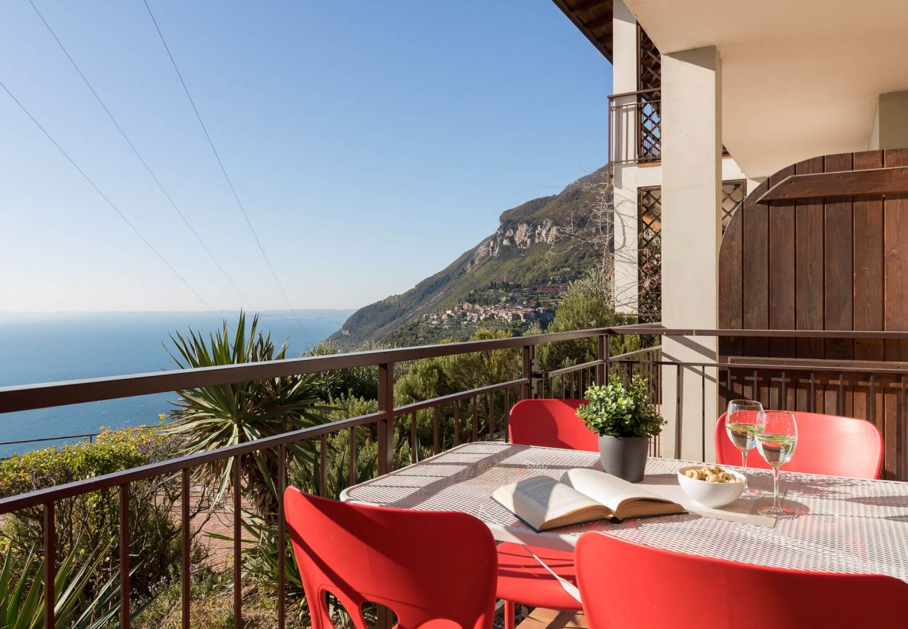 Ferienwohnung in Tignale - Appartamento Panorama Mit Balkon mit Seeblick