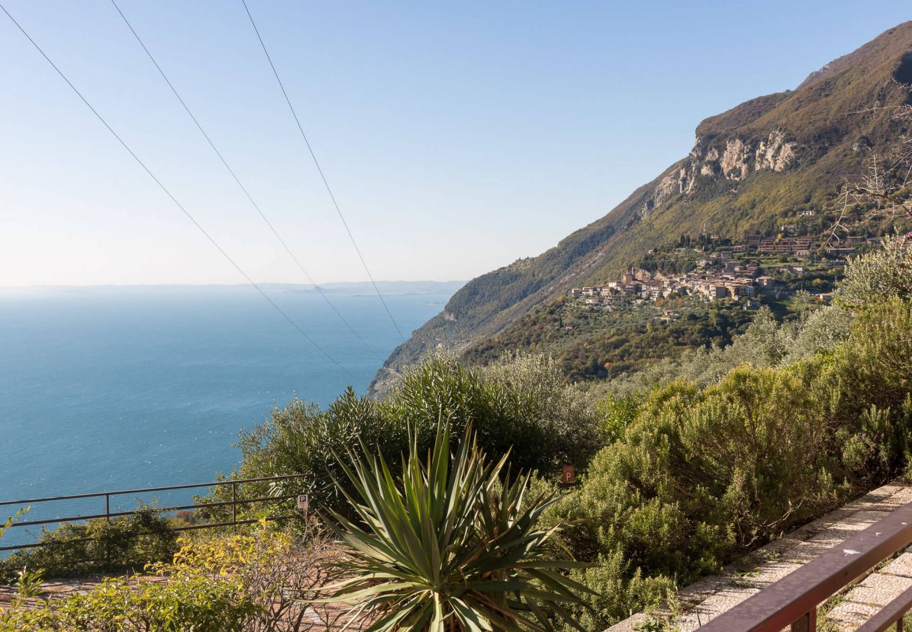 Ferienwohnung in Tignale -  appartamento Bellevue mit Balkon mit Seeblick