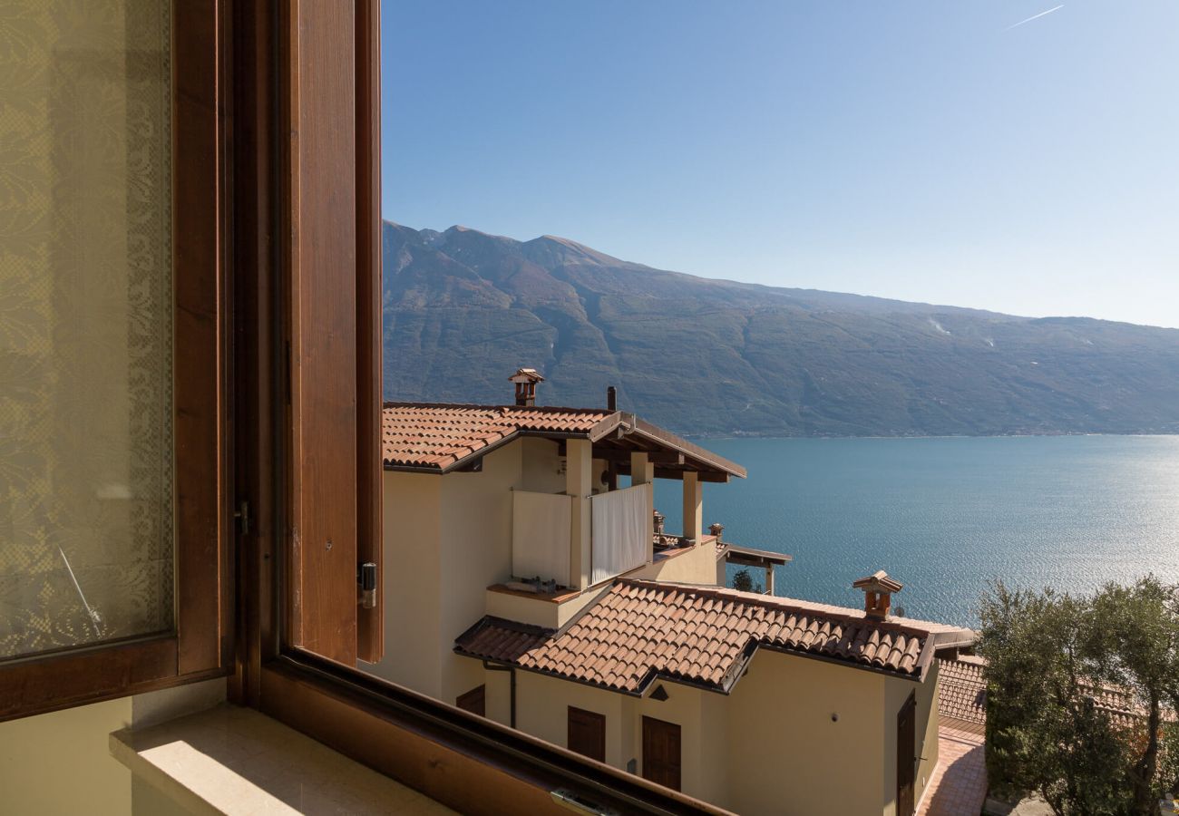 Ferienwohnung in Tignale -  appartamento Bellevue mit Balkon mit Seeblick