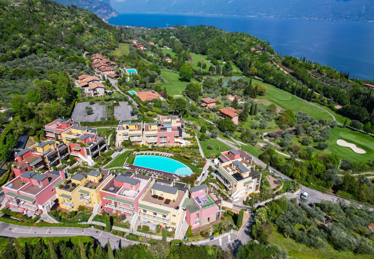 Ferienwohnung in Toscolano-Maderno - Dolce Vita: mit Pool und am Golfplatz