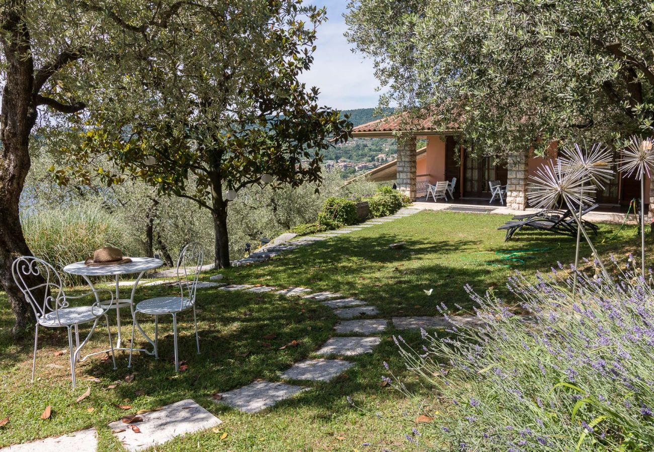 Villa in Salò - Villa Cuore mit Seeblick und private Pool