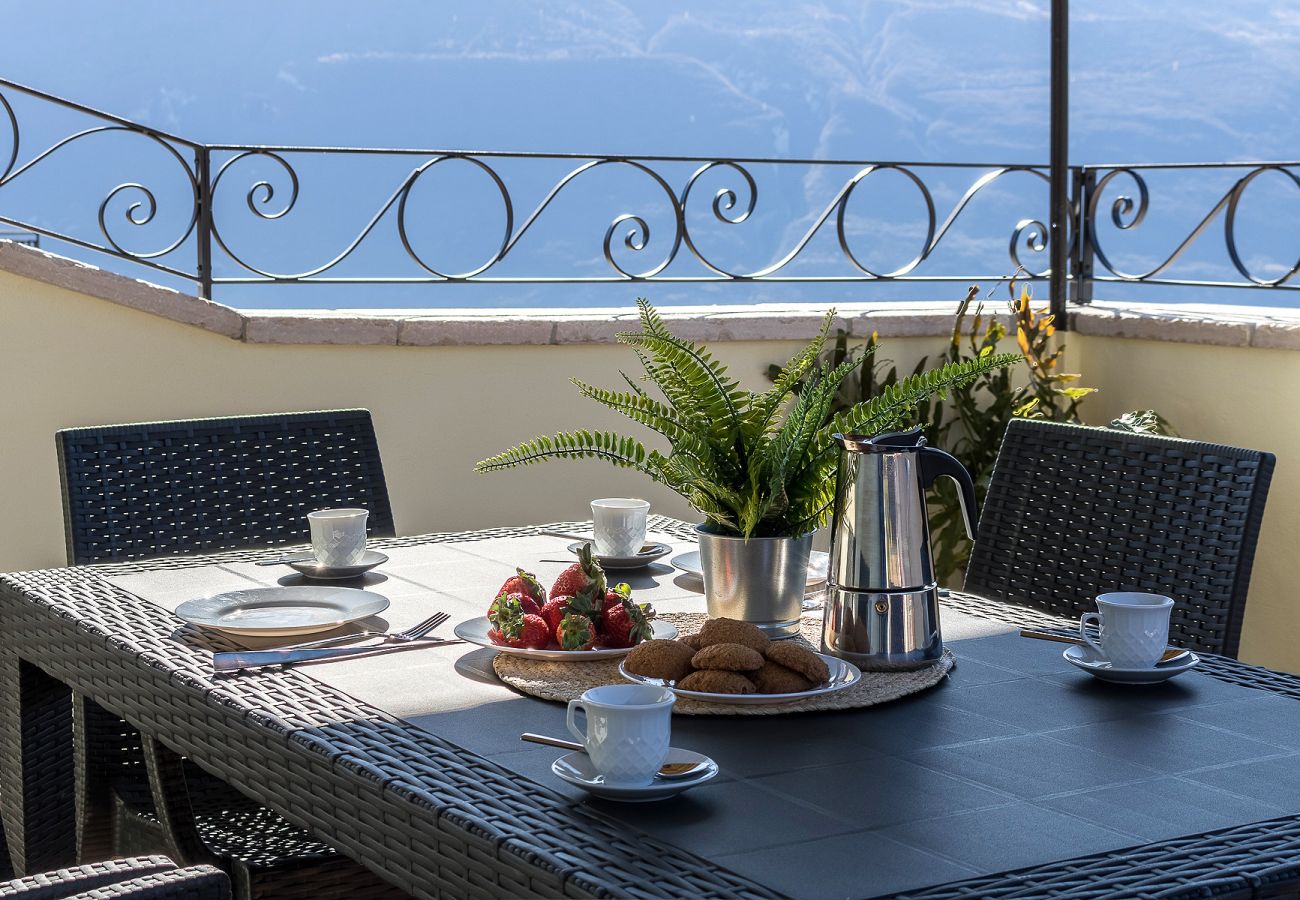 Ferienwohnung in Tignale - Casa Marianna im Zentrum mit Seeblick