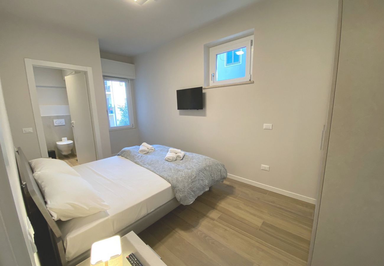 Ferienwohnung in Desenzano del Garda - Desenzanoloft Cappuccino CIN IT017067C25RVQGM9Z