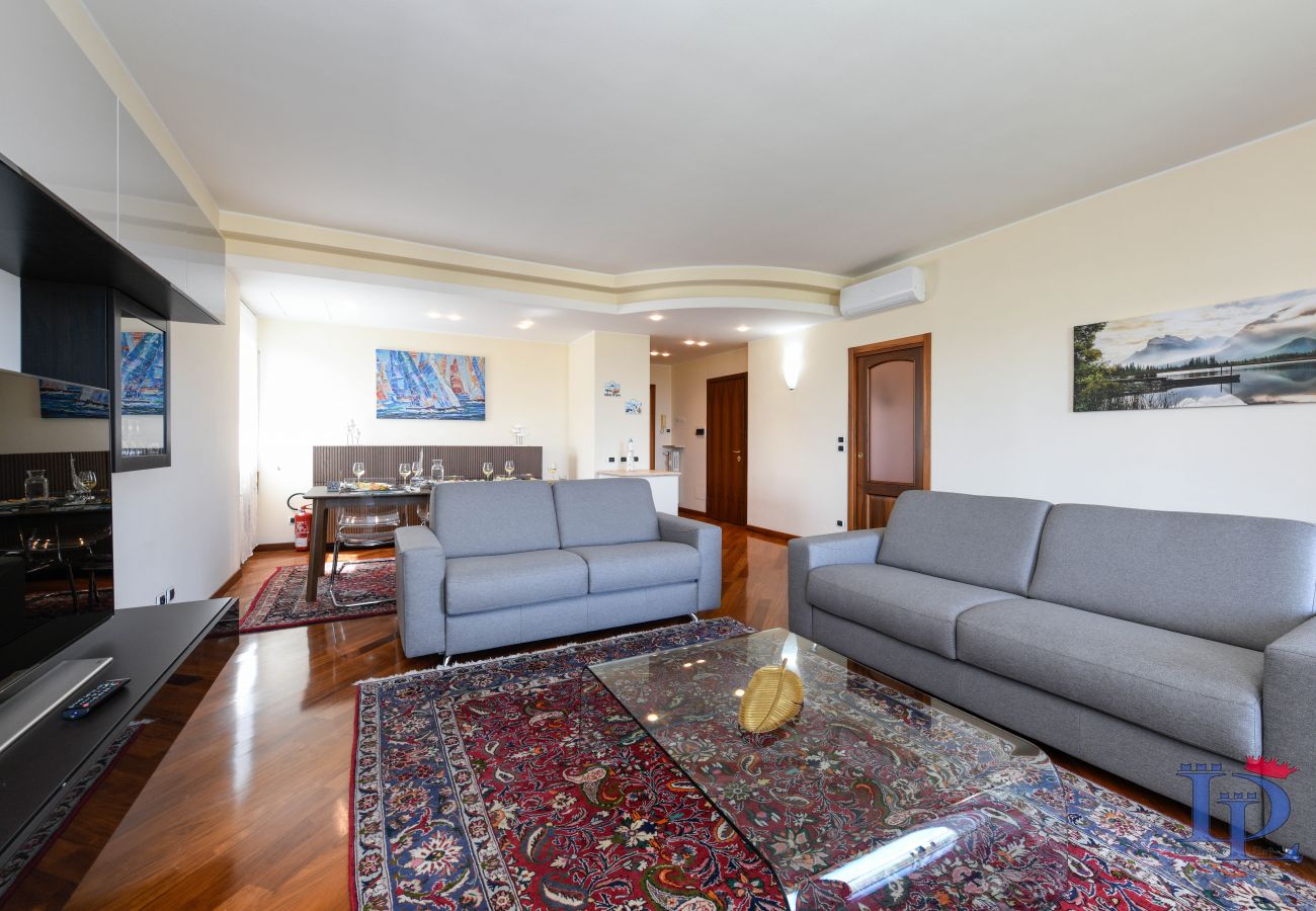 Ferienwohnung in Desenzano del Garda - Desenzanoloft - Splendido CIN IT017067C27WNQFMYX