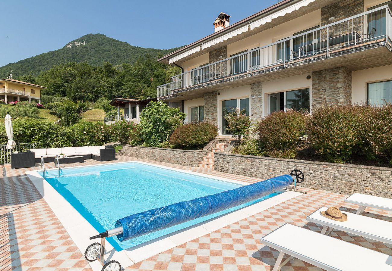 Villa in Villanuova sul Clisi - Villa Montagne e Lago mit Seeblick und privatem Pool