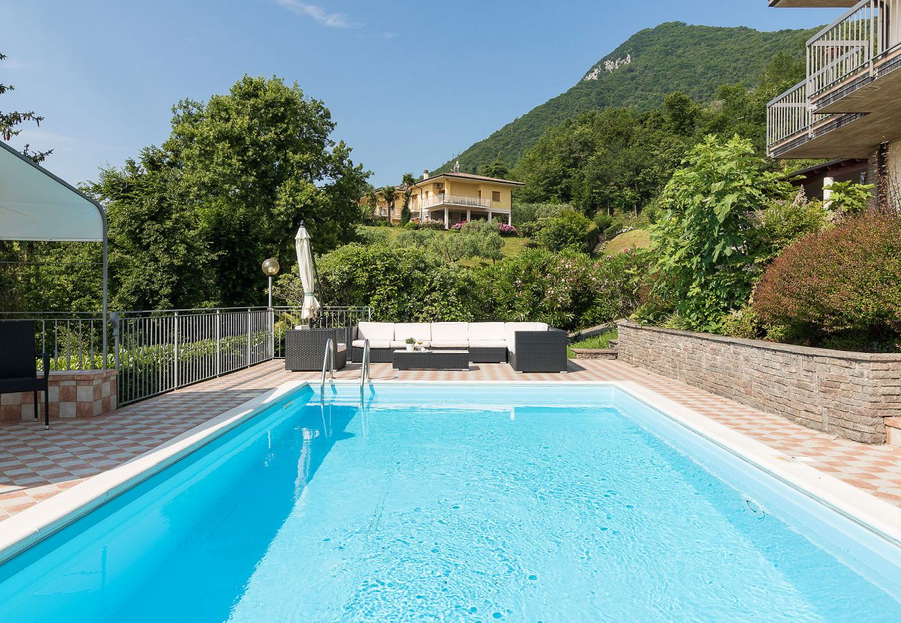 Villa in Villanuova sul Clisi - Villa Montagne e Lago mit Seeblick und privatem Pool