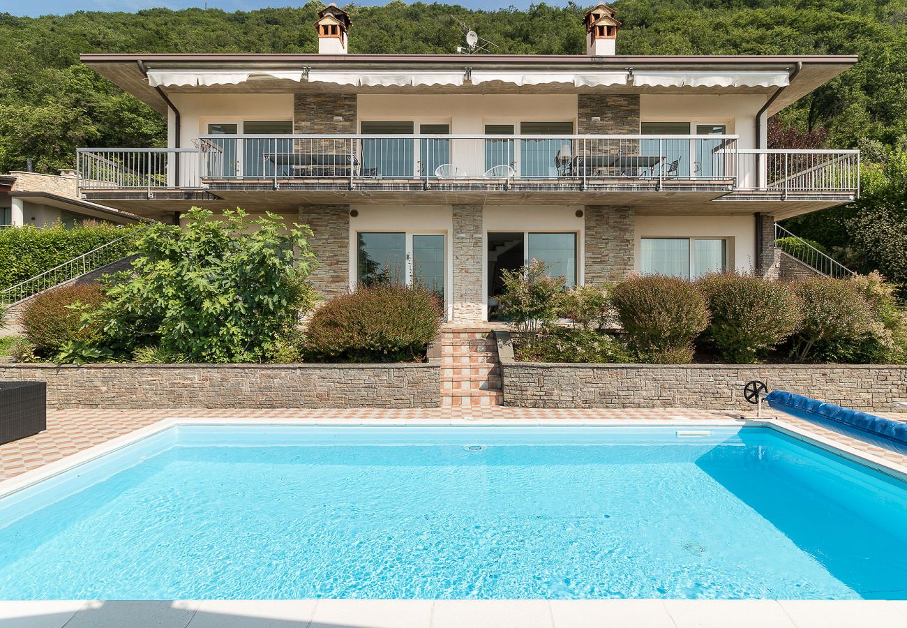 Villa in Villanuova sul Clisi - Villa Montagne e Lago mit Seeblick und privatem Pool