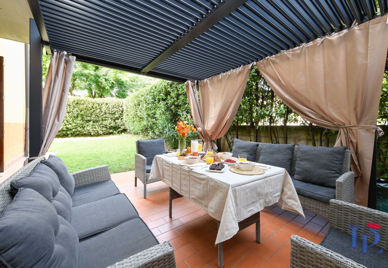 Ferienwohnung in Lonato del Garda - Desenzanoloft : La Pineta del garda CIN IT017092C2Z46TDZQB