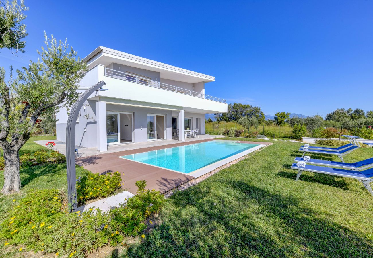 Villa in Moniga del Garda - Villa Easy chic in moniga del Garda mit Pool