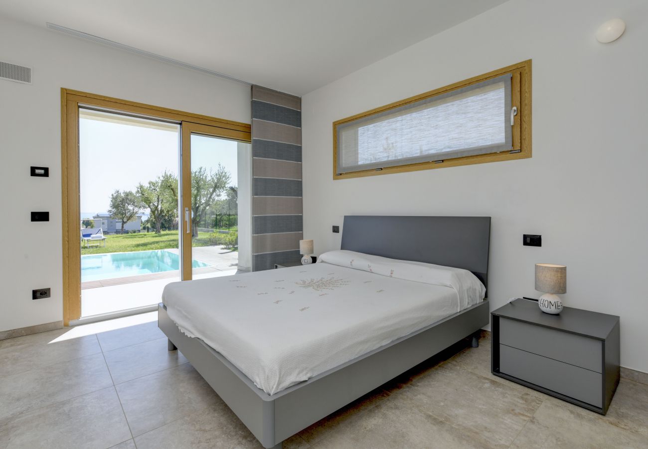 Villa in Moniga del Garda - Villa Easy chic in moniga del Garda mit Pool