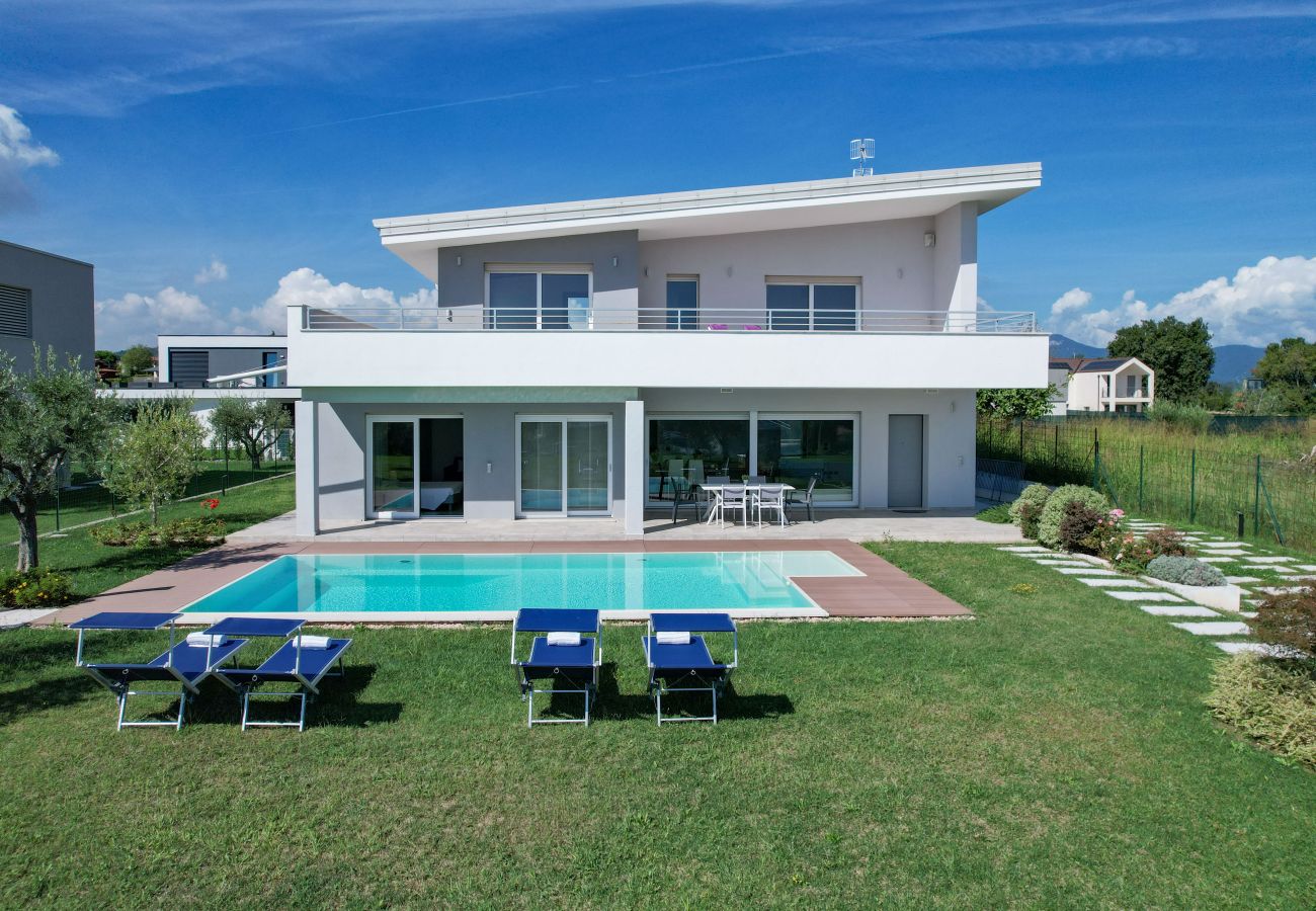 Villa in Moniga del Garda - Villa Easy chic in moniga del Garda mit Pool