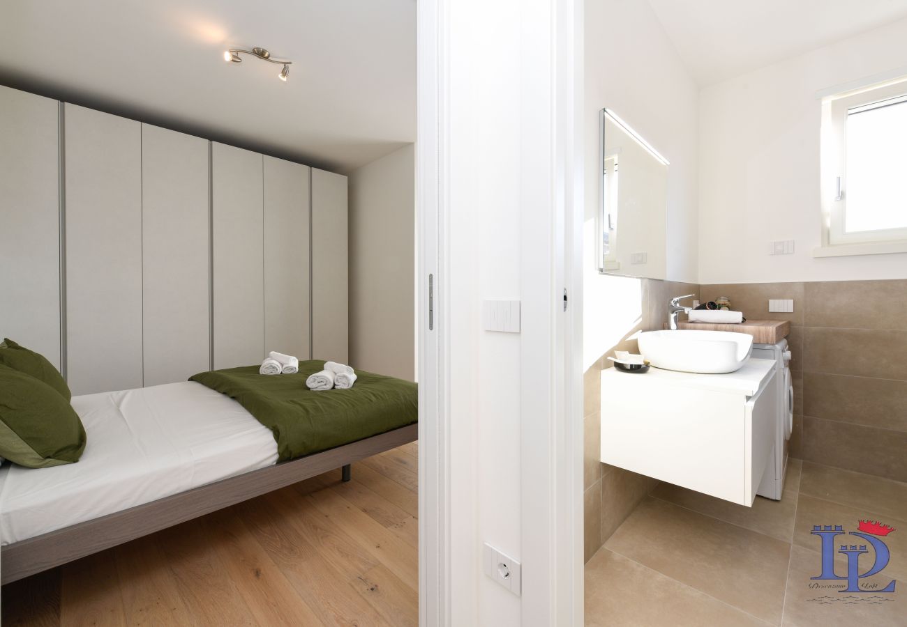 Ferienwohnung in Desenzano del Garda - Desenzanoloft : Smeraldo family apartment   cir 017067-CNI-00886