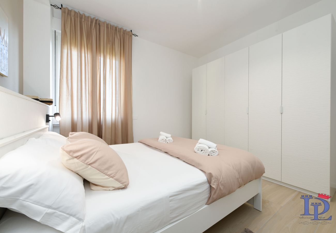 Ferienwohnung in Desenzano del Garda - Desenzanoloft : Elegance  CIN IT017067C2QY73H3YF