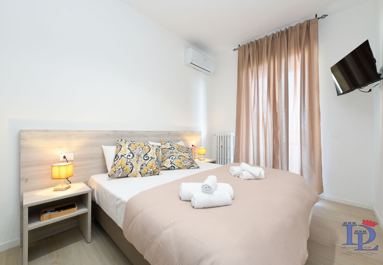 Ferienwohnung in Desenzano del Garda - Desenzanoloft : Elegance  CIN IT017067C2QY73H3YF