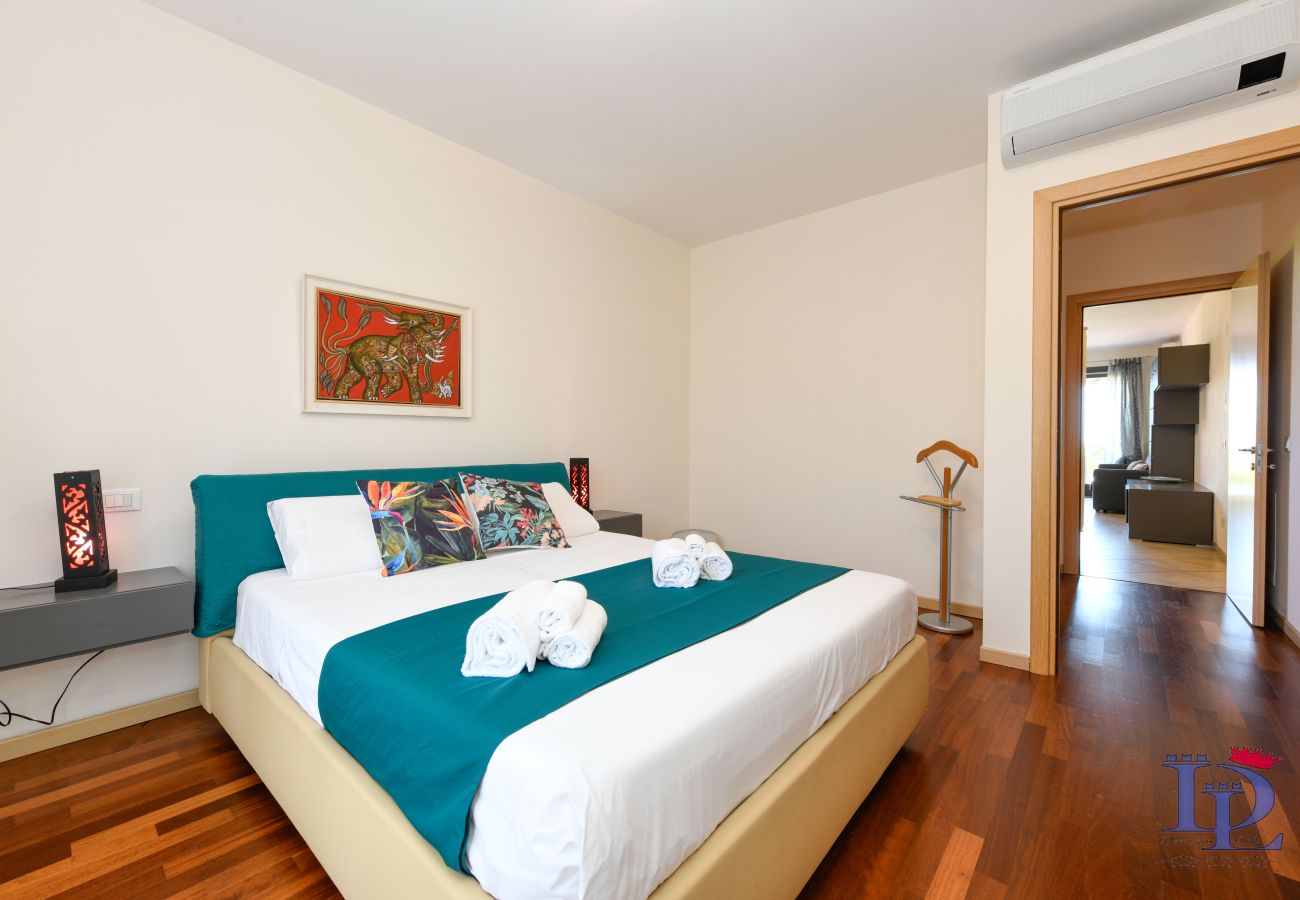 Ferienwohnung in Desenzano del Garda - DesenzanoLoft : Co2  apartment in Residence 5 pools  017067-CNI-00918