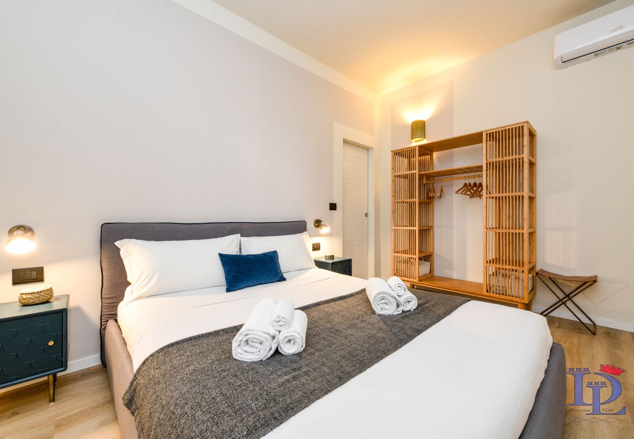 Ferienwohnung in Desenzano del Garda - Desenzanoloft    Zen  CIN: IT017067B4NBLUAZW7