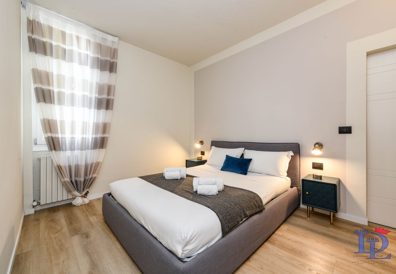 Ferienwohnung in Desenzano del Garda - Desenzanoloft    Zen  CIN: IT017067B4NBLUAZW7