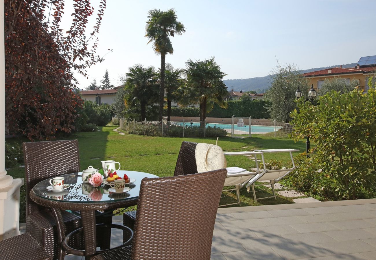 Apartment in Salò - Il Cedro - near to the old town of Salò with pool