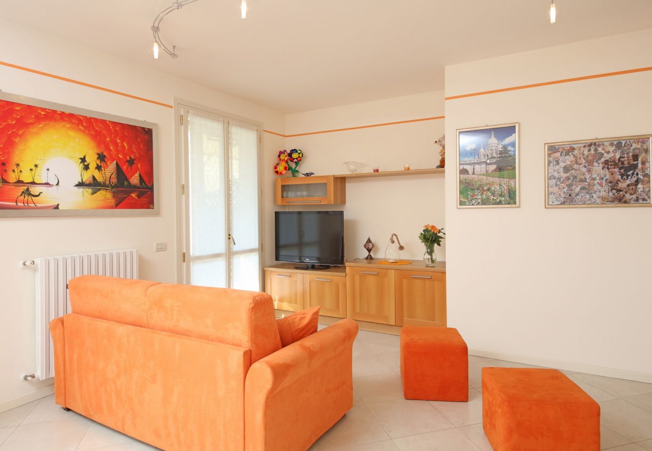 Apartment in Salò - Il Cedro - near to the old town of Salò with pool