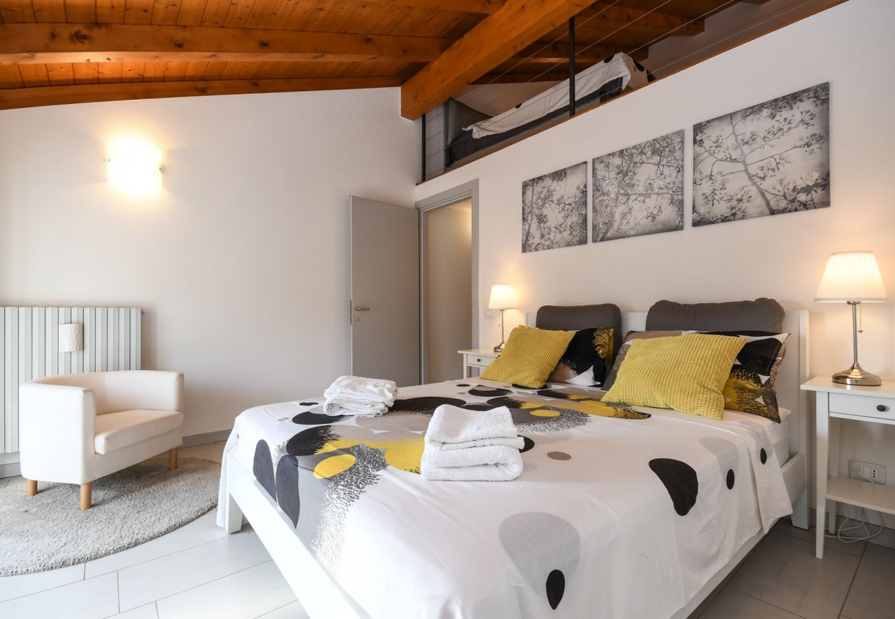 Apartment in Salò - Al Ponte - spacious apartmetn near to the beach