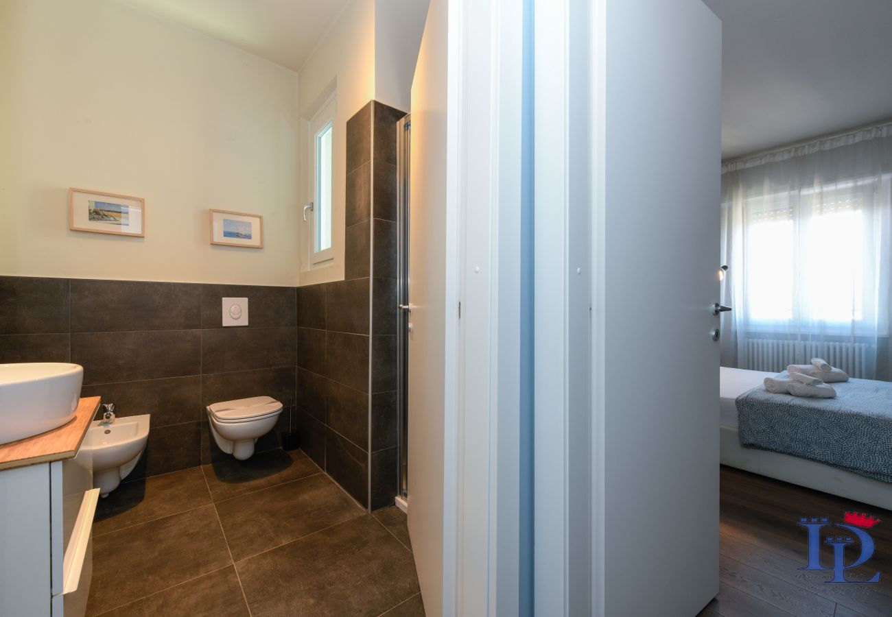 Apartment in Desenzano del Garda - Desenzanoloft: L'ATTICO DI JACK CIN IT017067C2AF8OHU5P