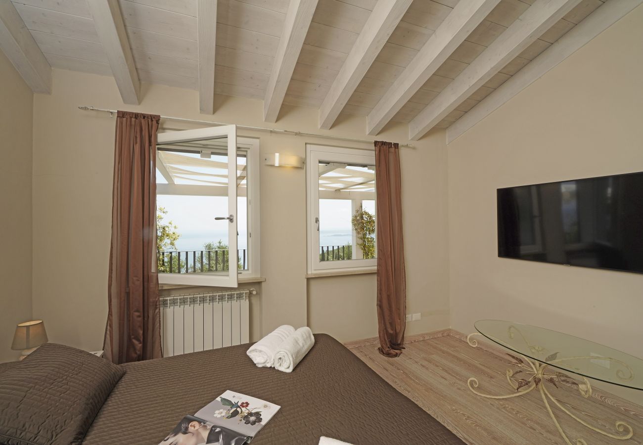 Apartment in Toscolano-Maderno - Cà Rossa - Orchidea with stunning lake view