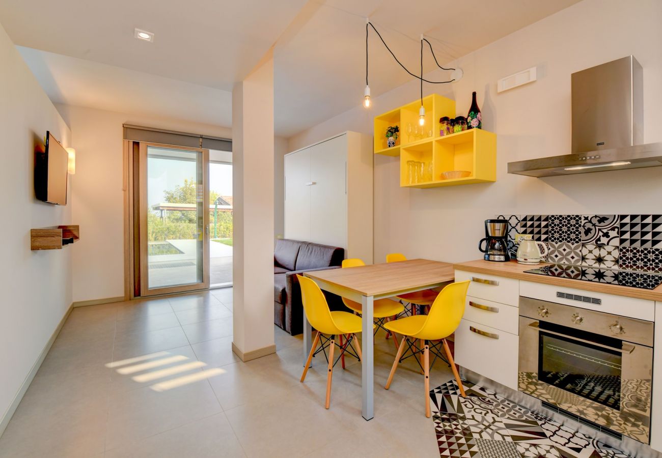 Studio in Manerba del Garda - Gardaliva studio: in small residence with pool near to the lake