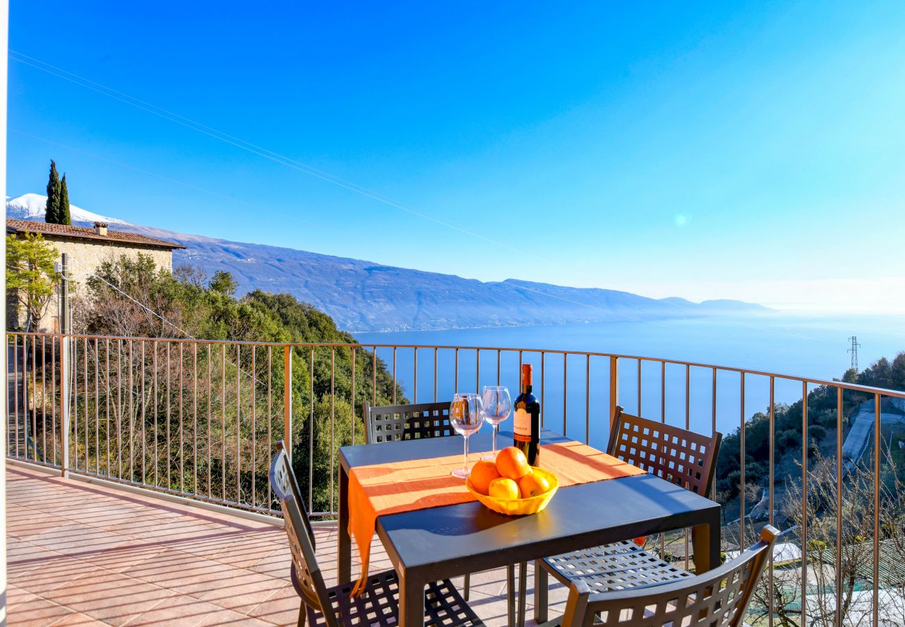 Apartment in Tignale - Orange House with breathtaking lake view