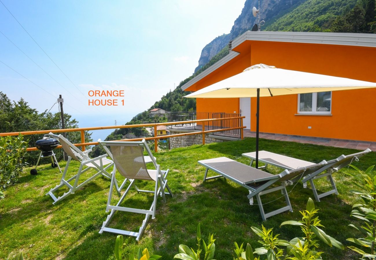 Apartment in Tignale - Orange House with breathtaking lake view