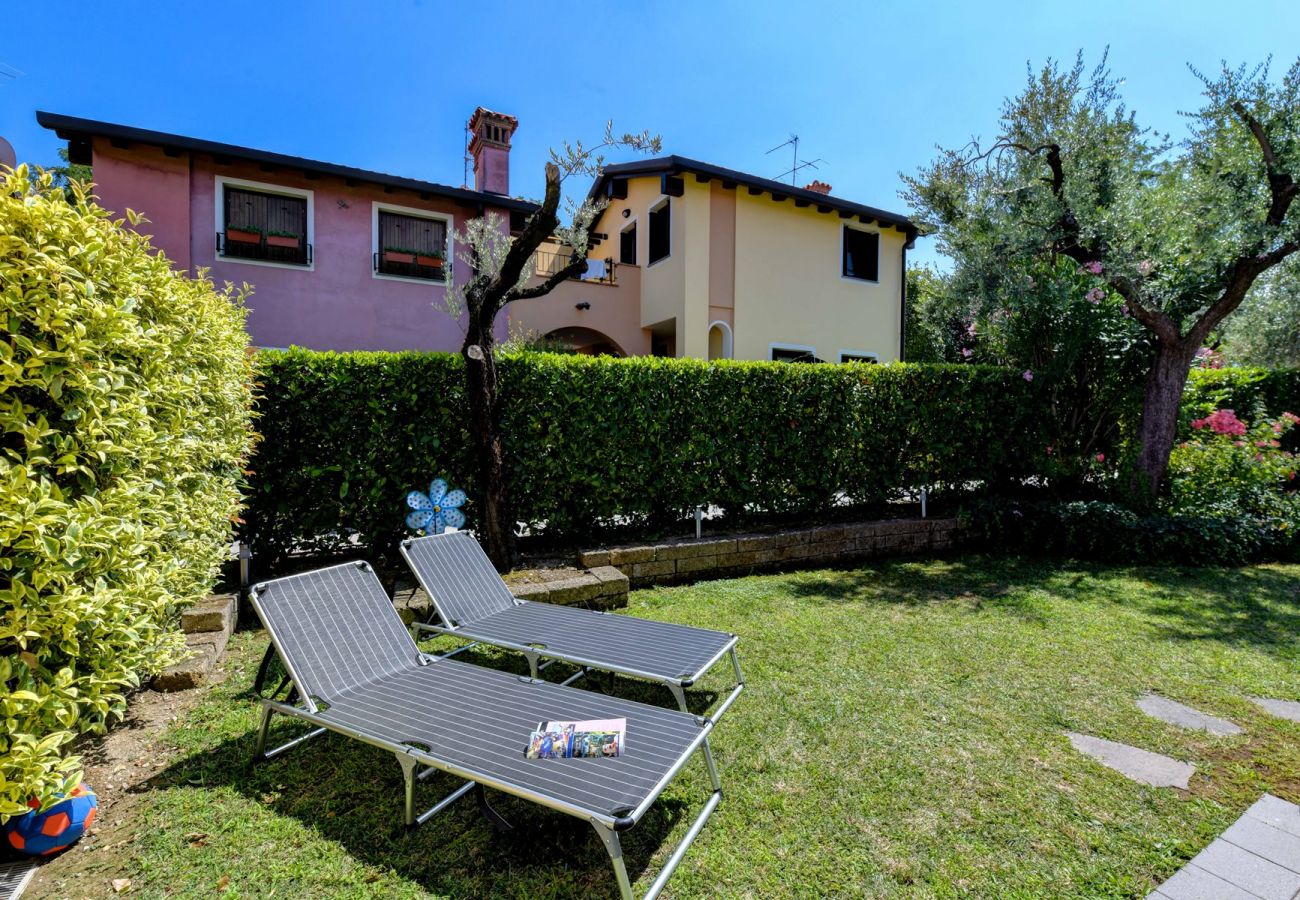 House in Manerba del Garda - Villa Rosa, cozy house with shared pool