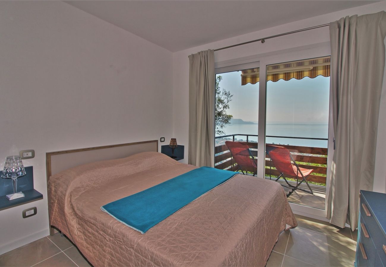 Apartment in Toscolano-Maderno - Oriolo: with amazing lake view