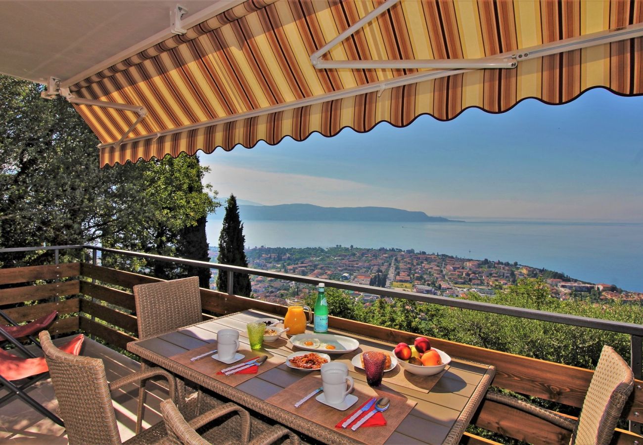 Apartment in Toscolano-Maderno - Oriolo: with amazing lake view