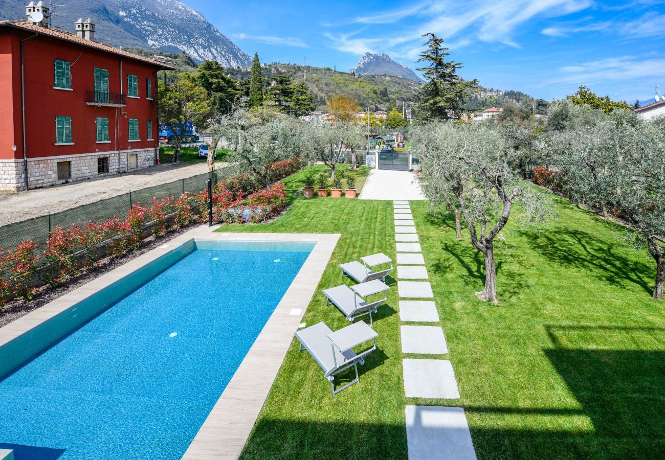 Apartment in Toscolano-Maderno - Maison Bellini 3 with pool and near to the lake