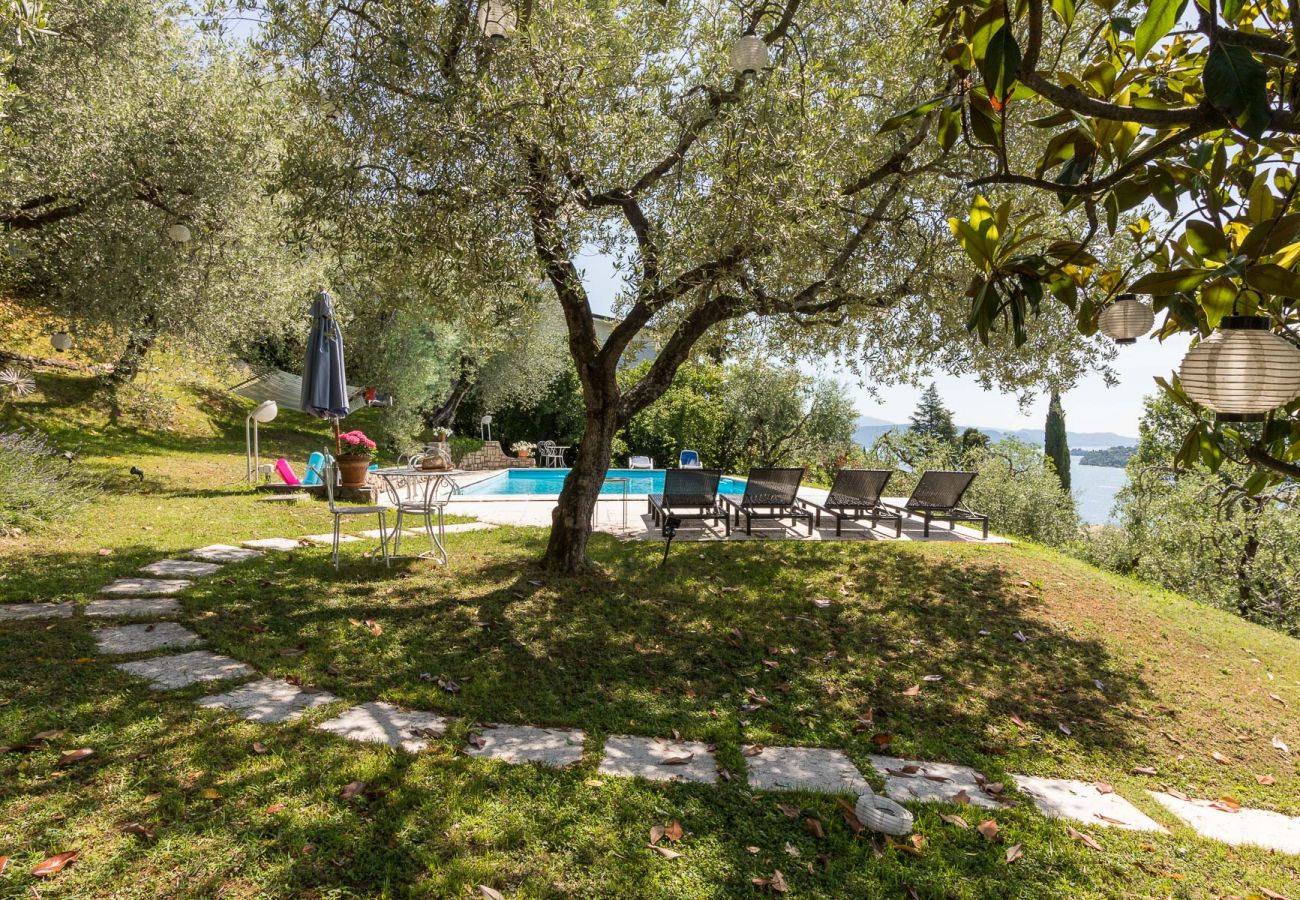 Villa in Salò - Villa Cuore with lake view and private pool