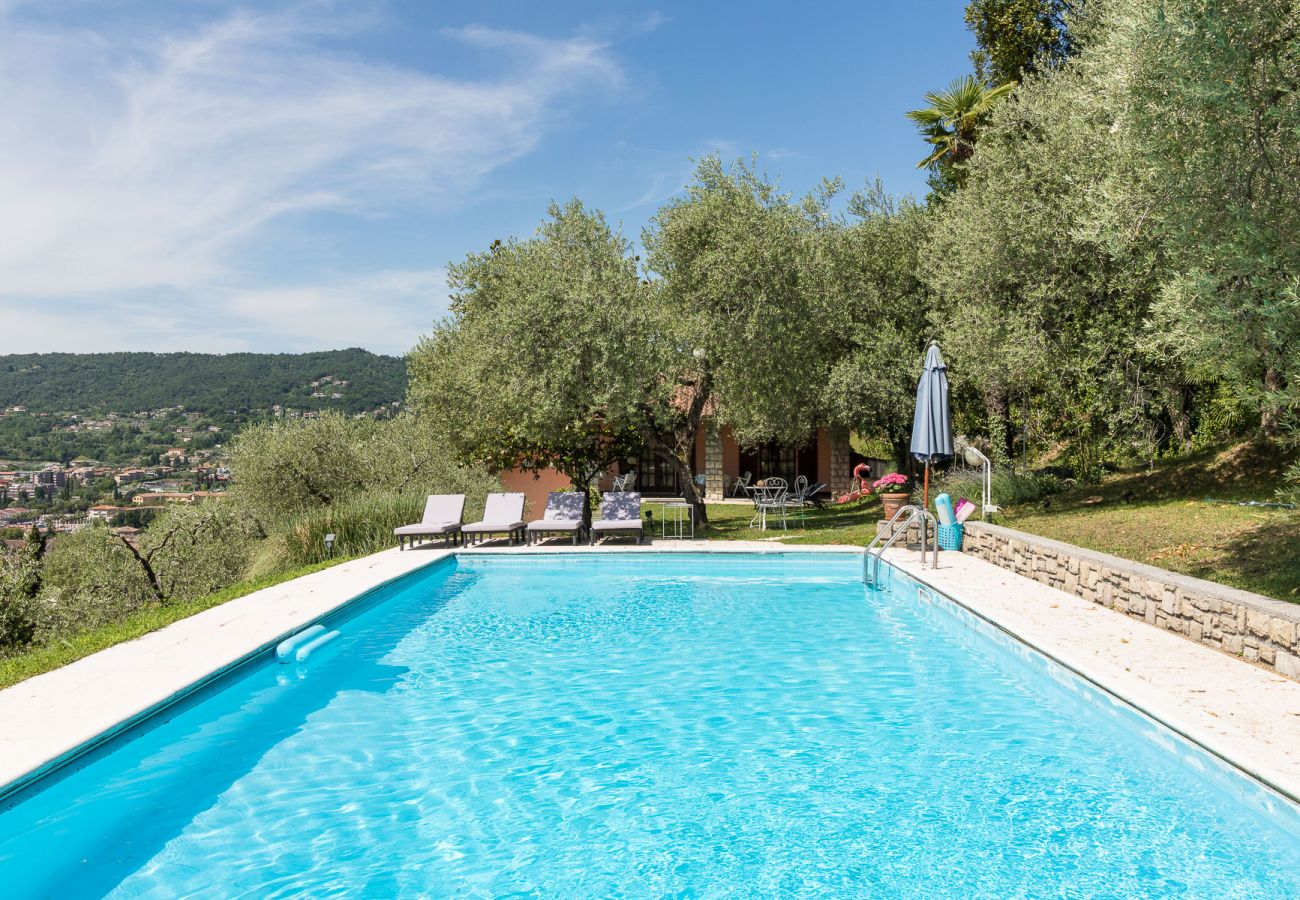 Villa in Salò - Villa Cuore with lake view and private pool