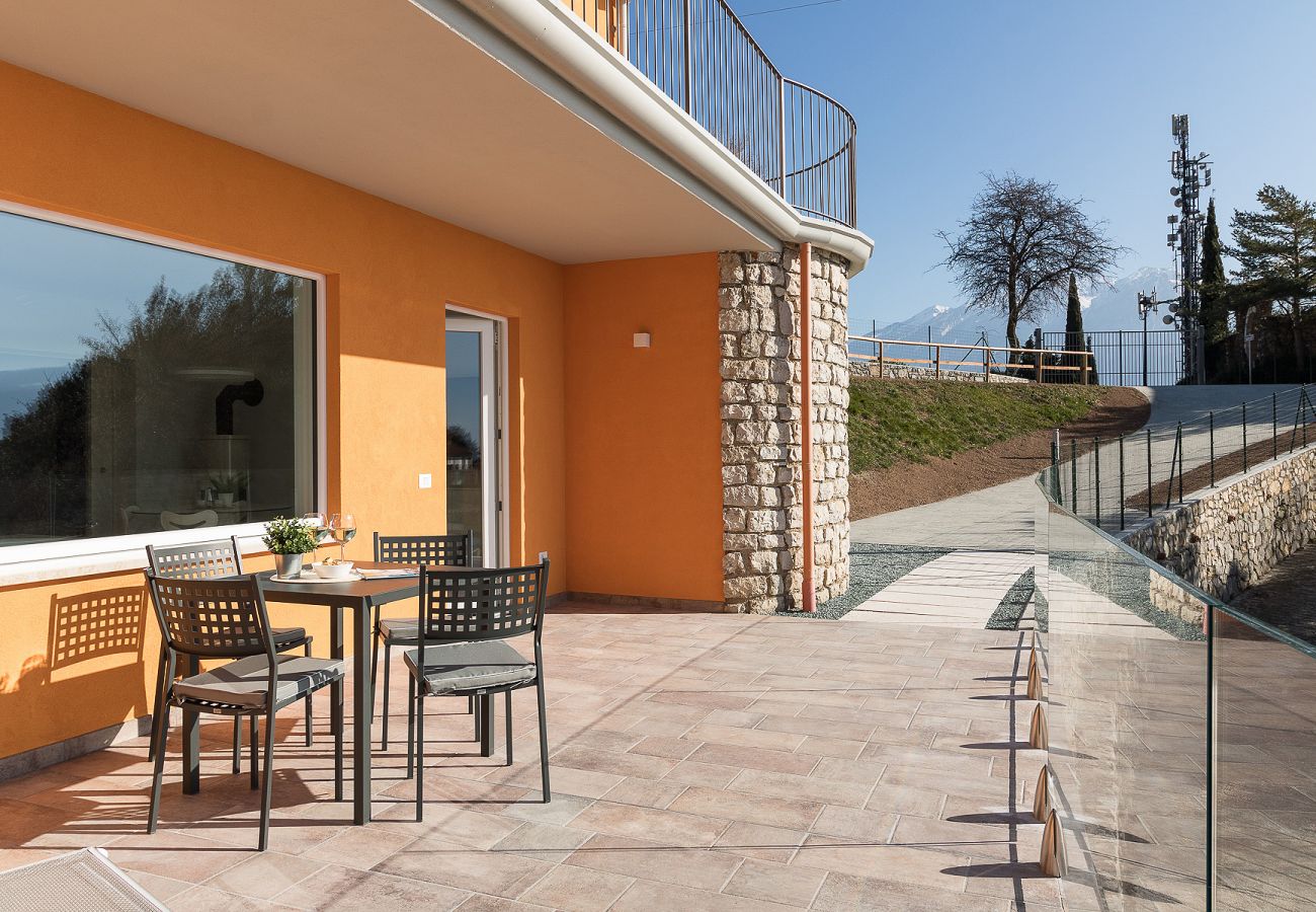 Apartment in Tignale - Orange House Relax with Jacuzzi