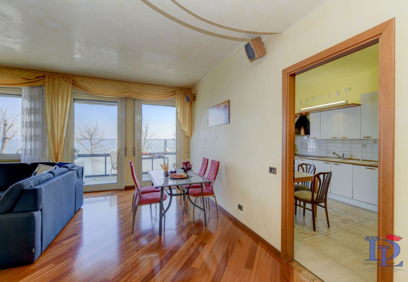 Apartment in Desenzano del Garda - Desenzanoloft : CHARMING ON THE LAKE  CIN IT017067C27WNQFMYX