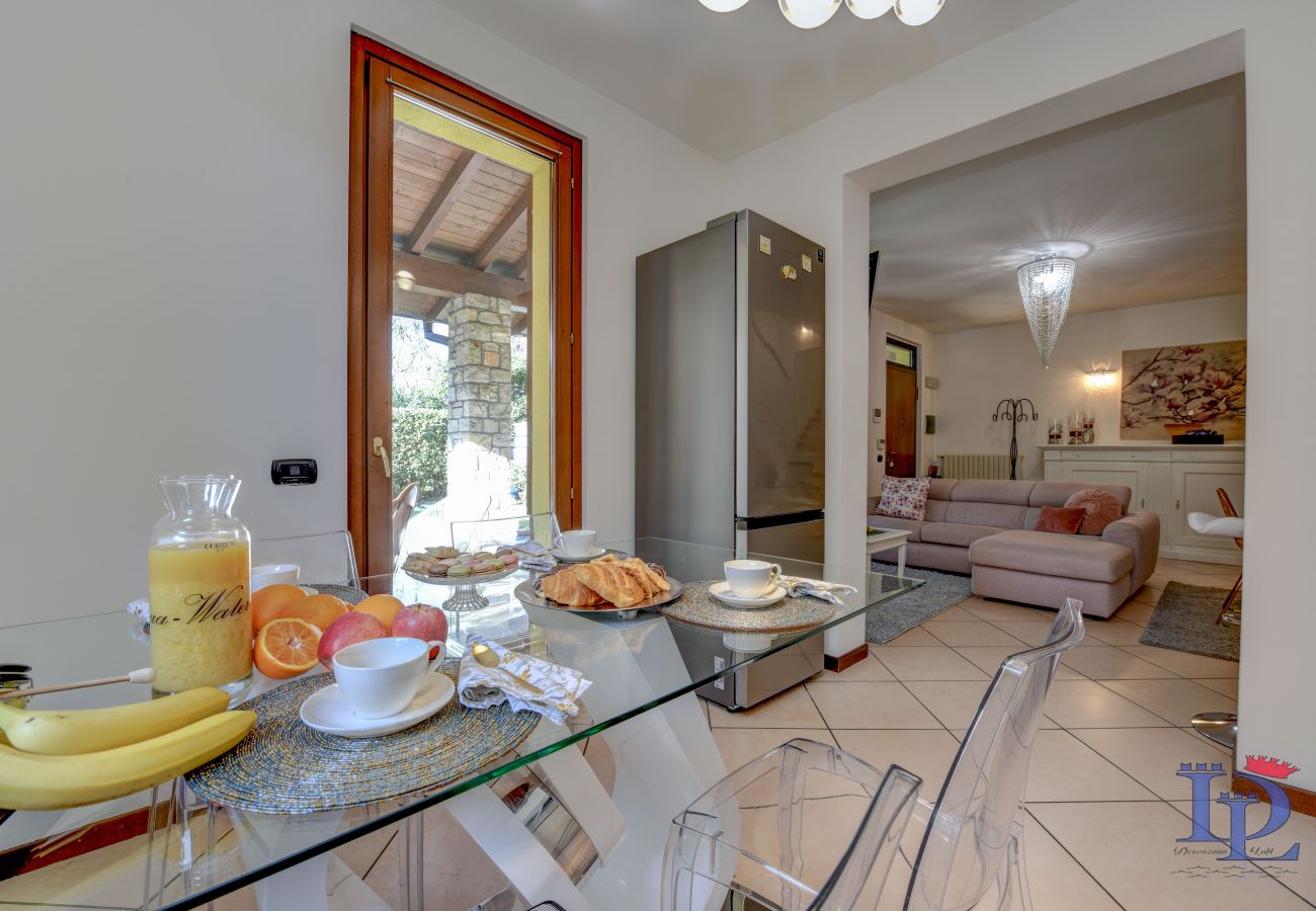 Villa in Desenzano del Garda - DESENZANOLOFT : Luxury suite with Jacuzzi and garden beach CIN   IT017067C2ZVHSYZM8