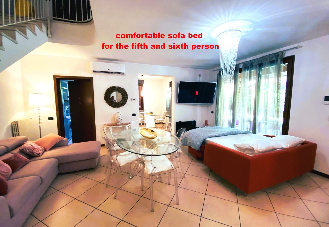 Villa in Desenzano del Garda - DESENZANOLOFT : Luxury suite with Jacuzzi and garden beach CIN   IT017067C2ZVHSYZM8