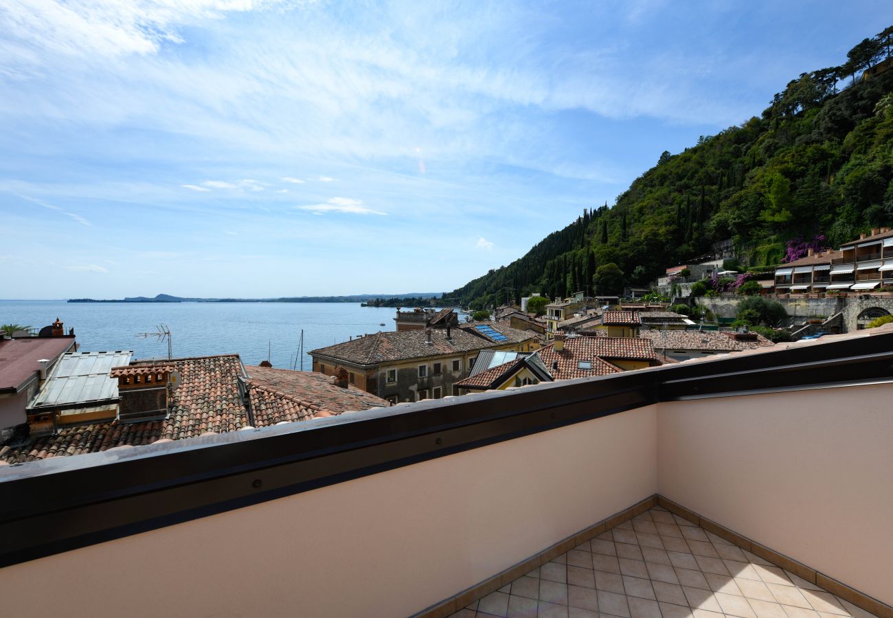 Apartment in Toscolano-Maderno - A tre passi dal lago 3 in the old town of Maderno